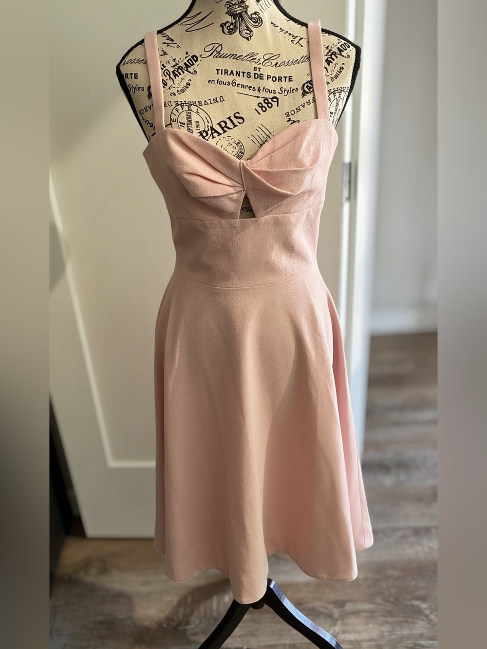 Dress The Population Bianca Cutout Dress Blush Pink Size Small